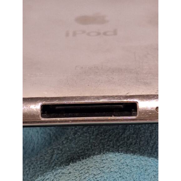 Apple iPod Touch 4th Gen 32GB A1367 Black Tested Works Great- Mint Screen! - Picture 6 of 10